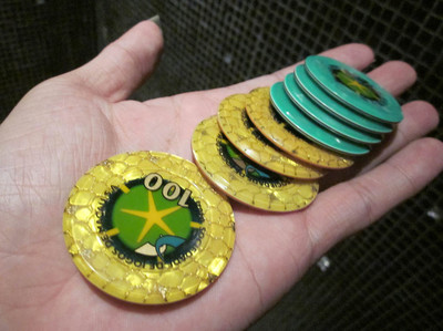 *场赌**里比亲爹亲妈还“关心”你的人——“叠码仔”