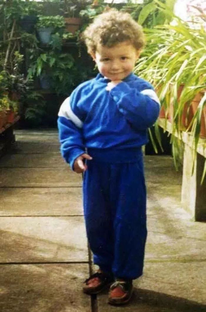 c罗家庭成员主要有谁,c罗小时候家庭条件