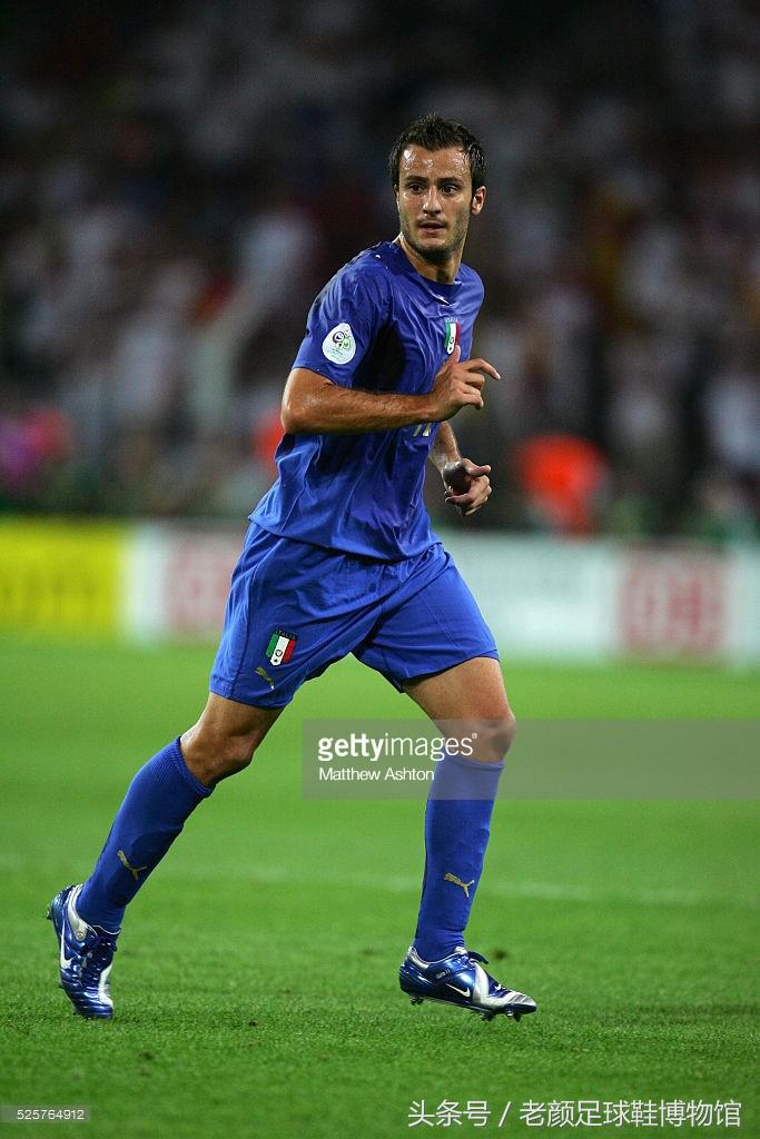 14年世界杯nike推出的足球鞋,2022世界杯各国家队足球鞋盘点