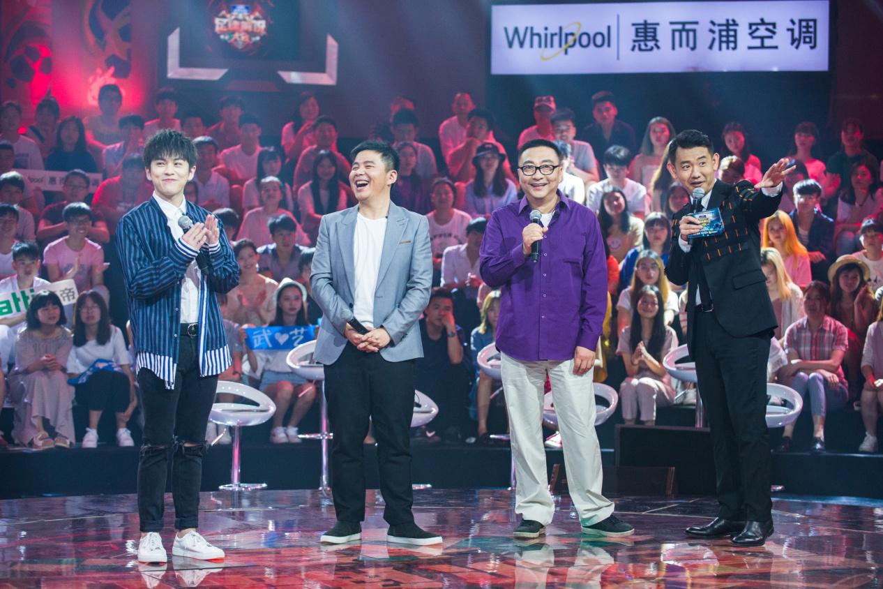 足球解说董路黄健翔,足球比赛黄健翔