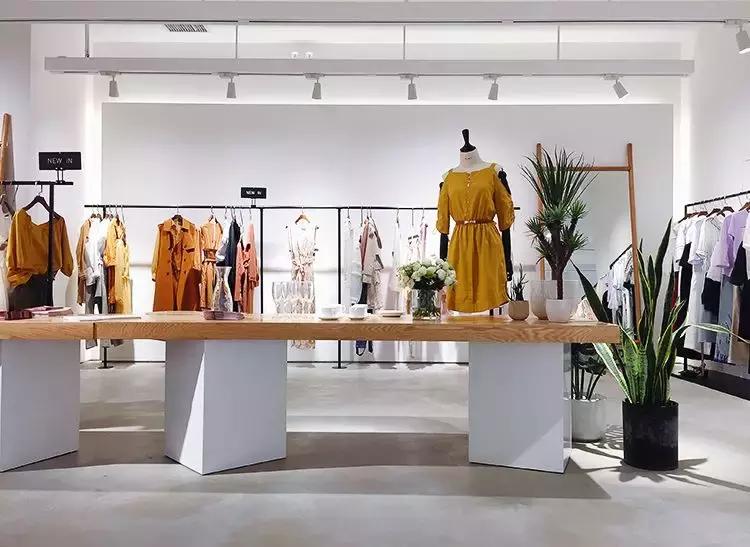 国内快时尚女装品牌有哪些呢,中国十大最受欢迎女装品牌