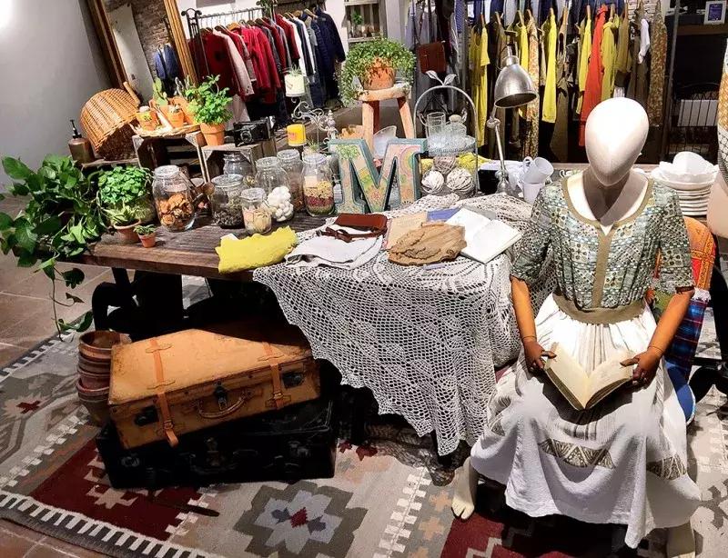 现在最火的国内女装品牌有哪些,中国最受欢迎的十大品牌女装