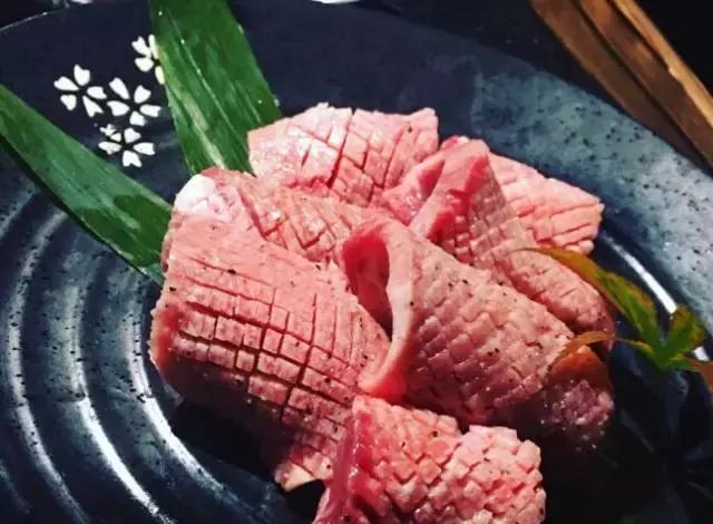 武汉最贵贵贵贵贵贵的土豪餐厅！吃过的都是有钱人！