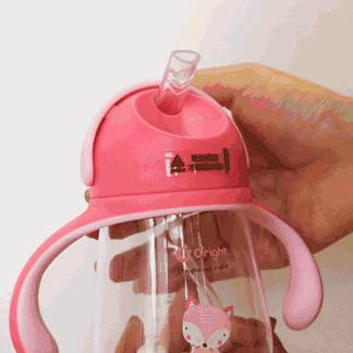 8款婴童吸管杯测评：哪款让宝宝喝得方便，妈妈用得安心？
