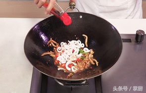 鱿鱼丝炒洋葱怎么炒好吃,超市卖的干鱿鱼丝怎么做好吃