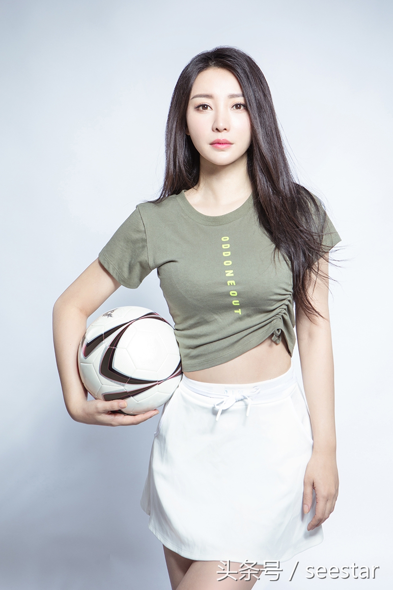 柳岩露脐装照,柳岩露脐装图片