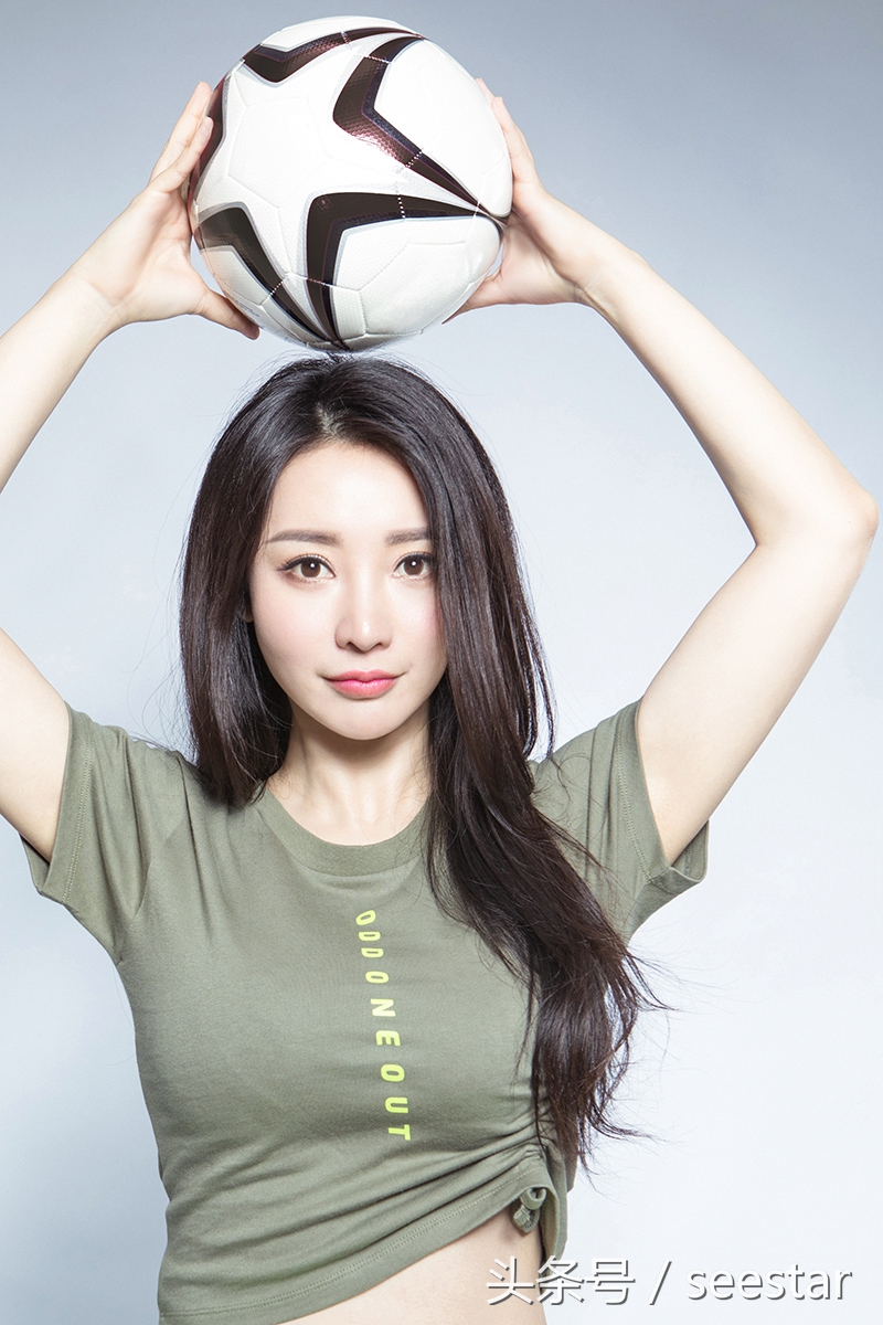 柳岩露脐装照,柳岩露脐装图片