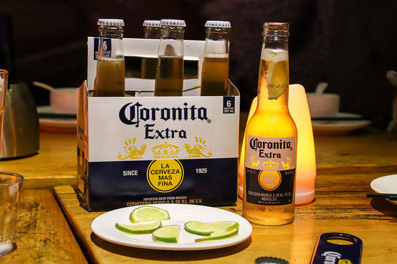 赏着足球运动员的翘臀，吃着厦门超大大大大的海鲜大咖