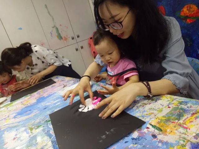 「金宝贝小小陶艺师活动回顾」跟外太空EZ寻觅不一样的烟花