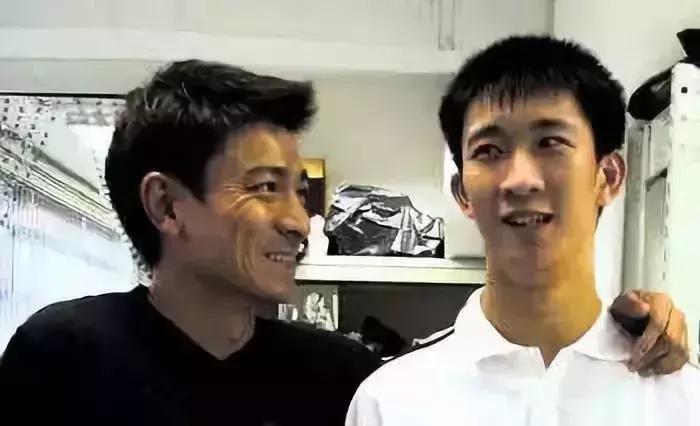 刘德华凭什么能火37年,刘德华凭什么能火40年原视频