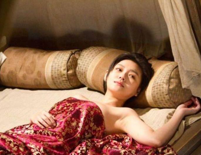 嫔妃来月经怎么处理,妃子来月经遇到皇上怎么办