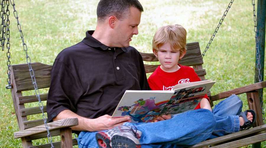 告诉孩子正确的亲子阅读方法,8-10岁亲子阅读怎么进行