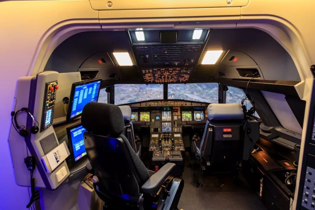 什么？你的当班飞行员，居然沉迷电玩？！