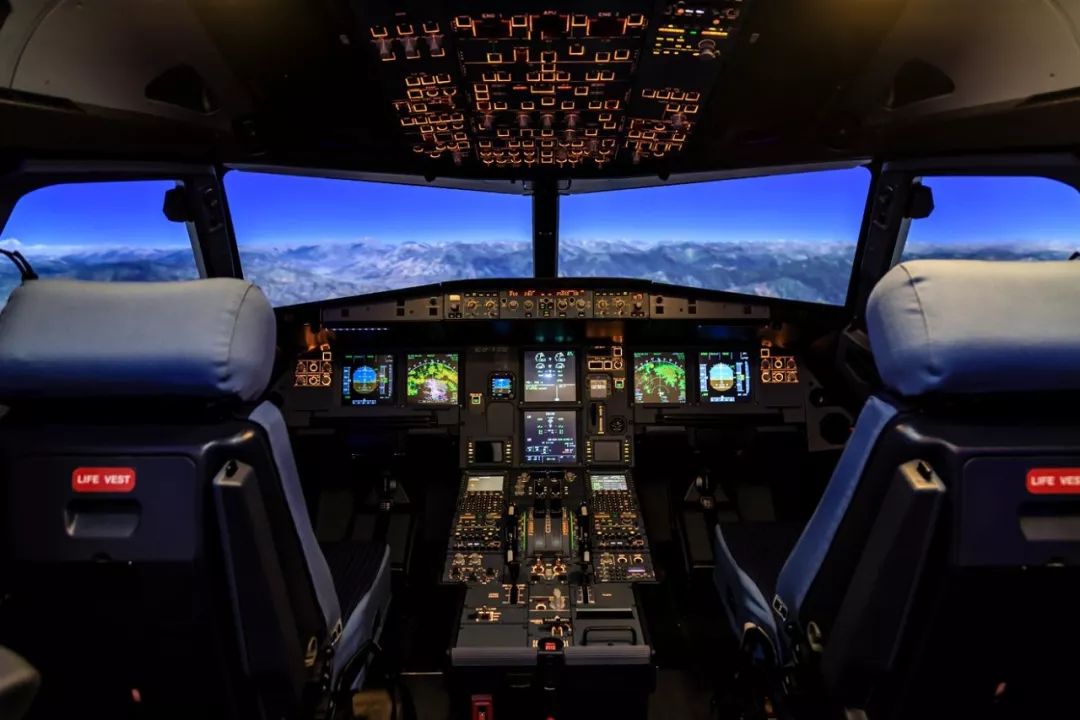 什么？你的当班飞行员，居然沉迷电玩？！