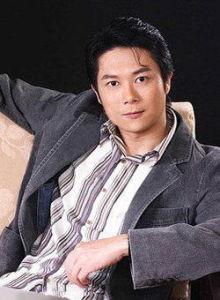 他是童年男神，《龙游天下》国主，因拍戏戴头套患怪病至今未婚！