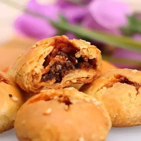 天津传统煎饼果子 (煎饼果子是天津人的小吃)