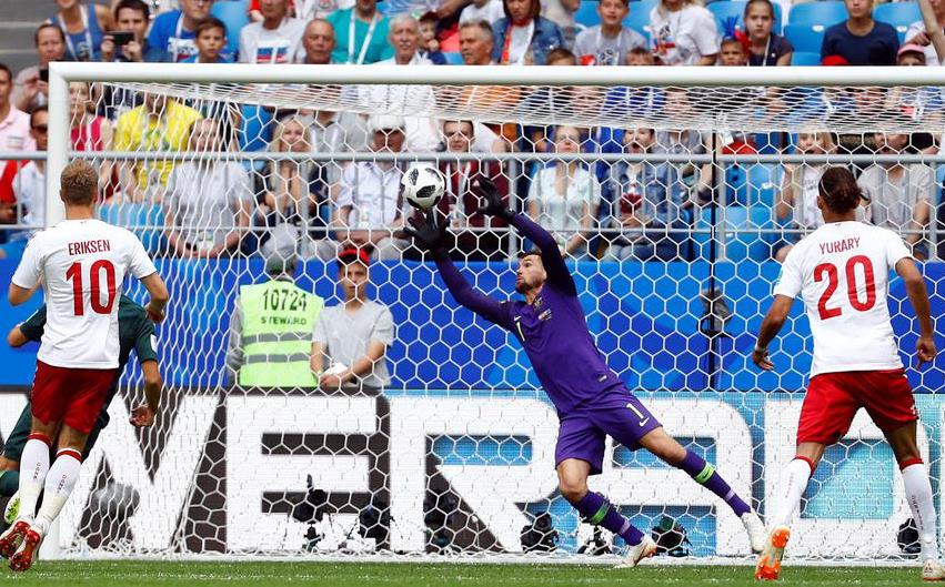 科技打脸！澳大利亚门将曾嘴硬不支持高科技VAR回头就送来大礼