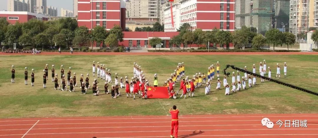 18岁的内马尔和现在的内马尔颜值,内马尔少年时期