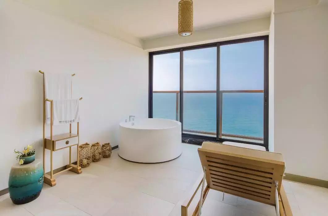 网红酒店等你来打卡，*江阳**海陵岛北洛秘境度假酒店~108米无边泳池