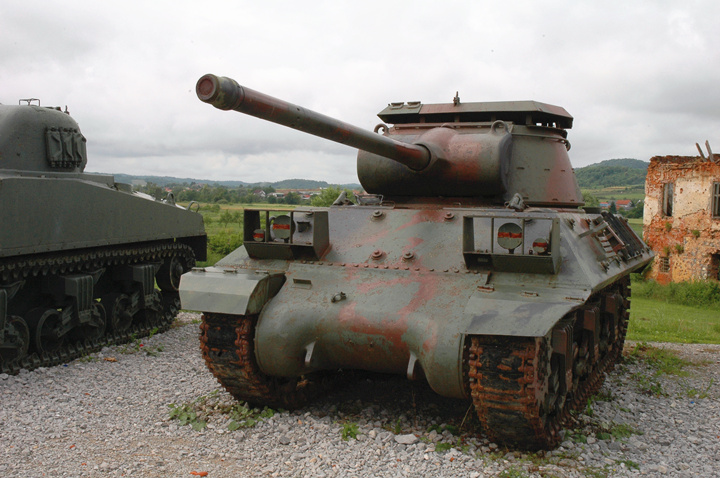 当梅西遇到克罗地亚红白相间的“国际象棋棋盘”