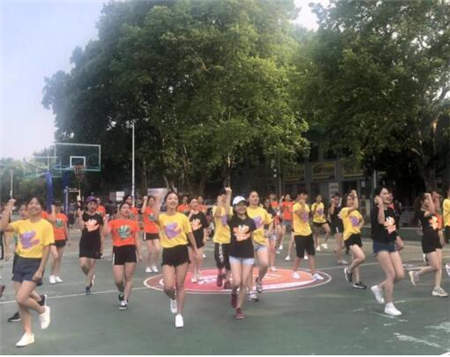 六城联动助力考季高顿财经创意快闪很“燃”