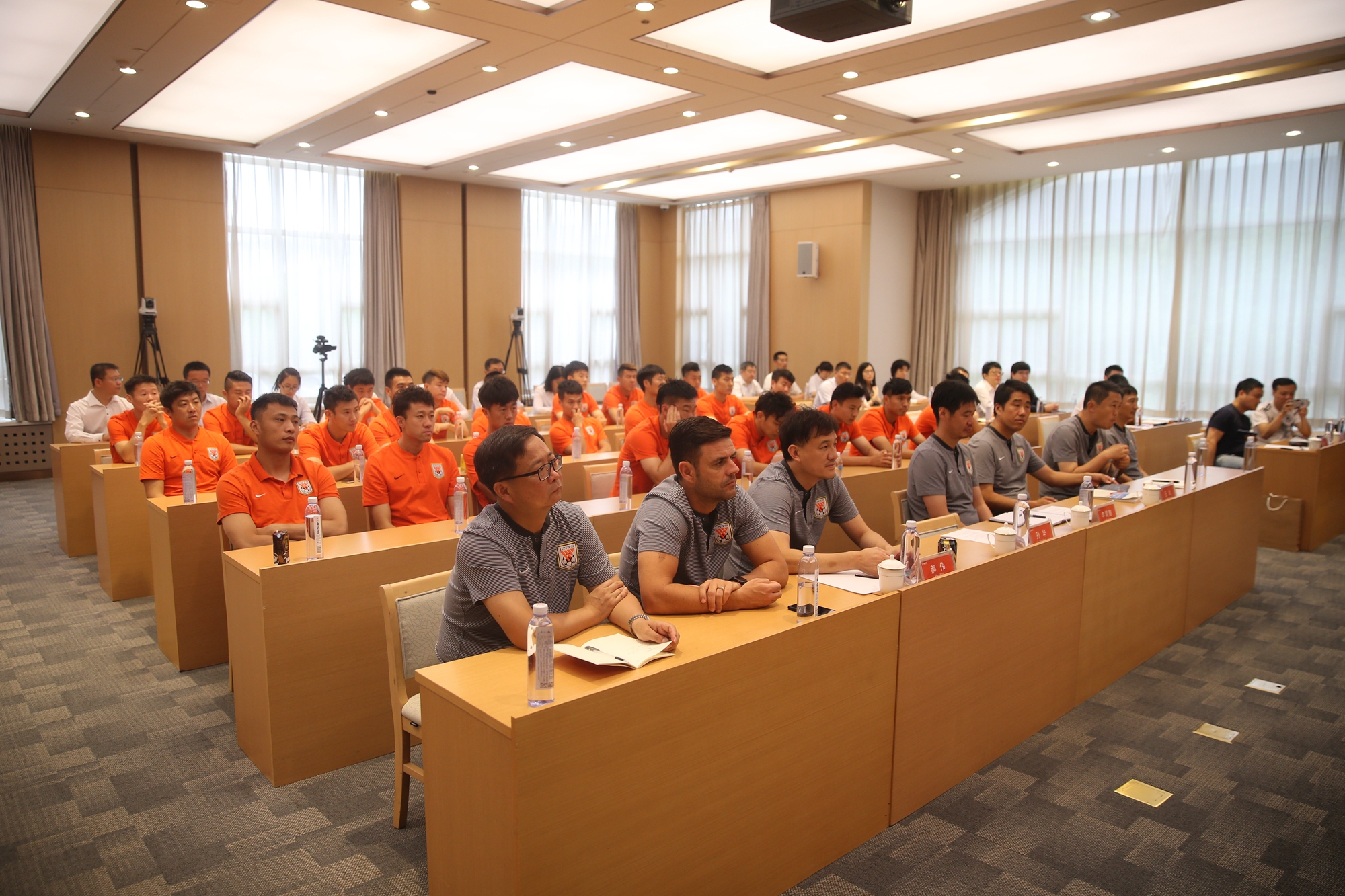 鲁能青训训练什么,鲁能青训课程表