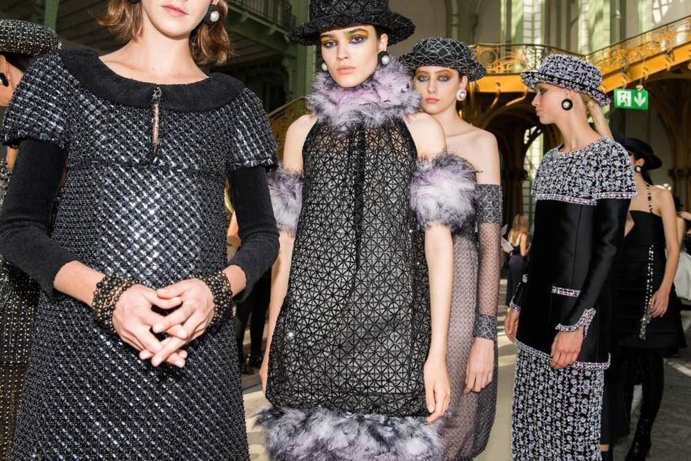 小米公布股票代码：1810；周鸿祎：贾先生的生态是假的