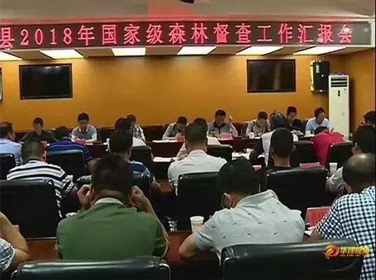 小偷偷钱打赏女主播,男子打赏女主播偷井盖