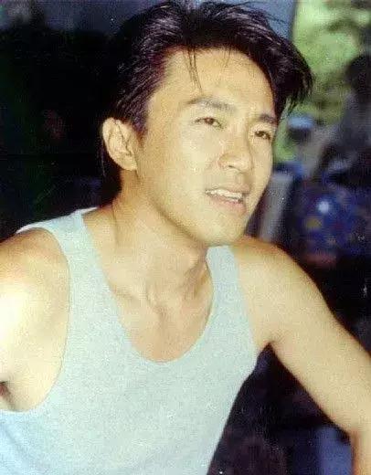 周星驰他有自闭症吗,周星驰自闭症真实照片