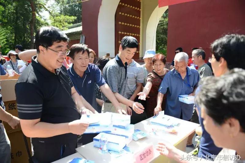 坚持以人民为中心提高群众满意度,坚持以人民为中心调研