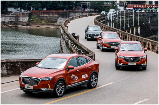 和这款轿跑SUV在成都的街头走一走,真是来了就不想离开