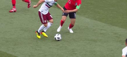 韩国队足球世界杯犯规小合集,02年世界杯韩国队犯规集锦