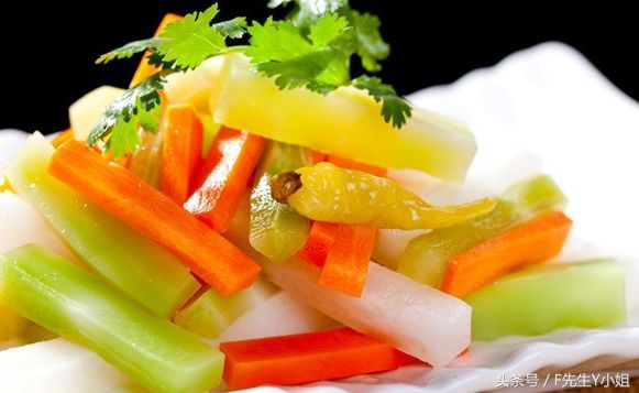 22款私藏多年的经典腌菜酱菜做法大全酸甜辣咸全有能用一辈子