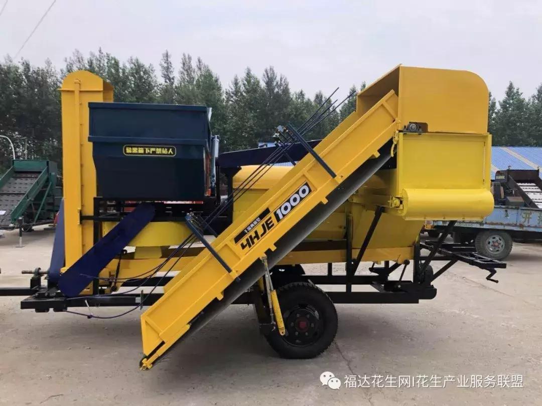 自走式花生摘果机最新款,福德花生翻秧机怎么样