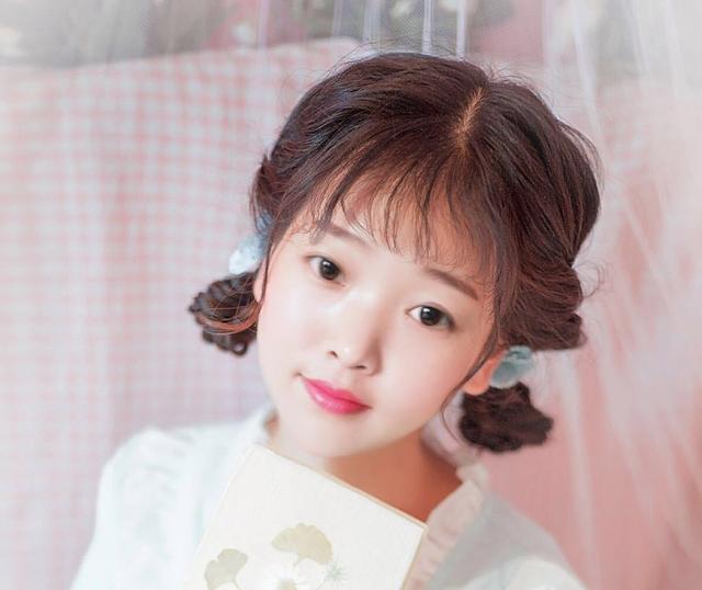 口红最新热门色号雾面显白,哪种色号口红显白显年轻