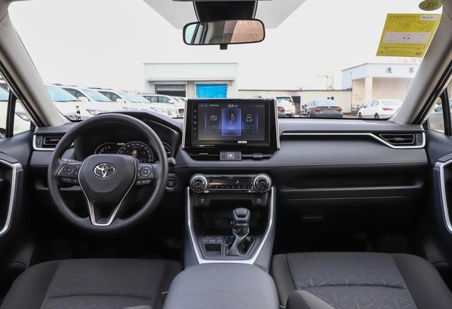 买不起霸道的丰田车主,开了的12年丰田rav4还值得入手吗