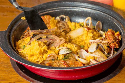 适合小情侣去的餐吧,一家很有情调和气氛的露天餐吧