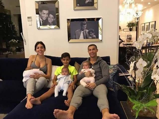 世界杯c罗十大逆天进球,世界杯热门球星c罗照片