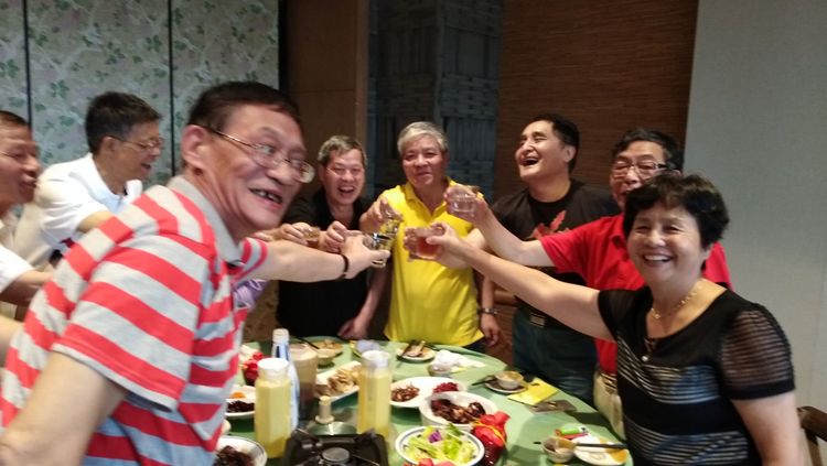 干岔子一，二队老知青久别重逢，共忆黑土情长