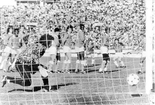 中国和c罗踢足球,中国足球与c罗之间的比赛