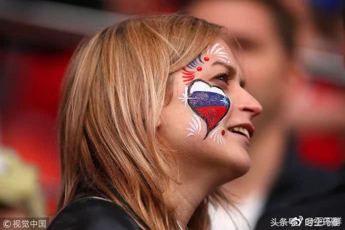 世界杯赛场那些高颜值女球迷瞬间,世界杯看台美女卡塔尔