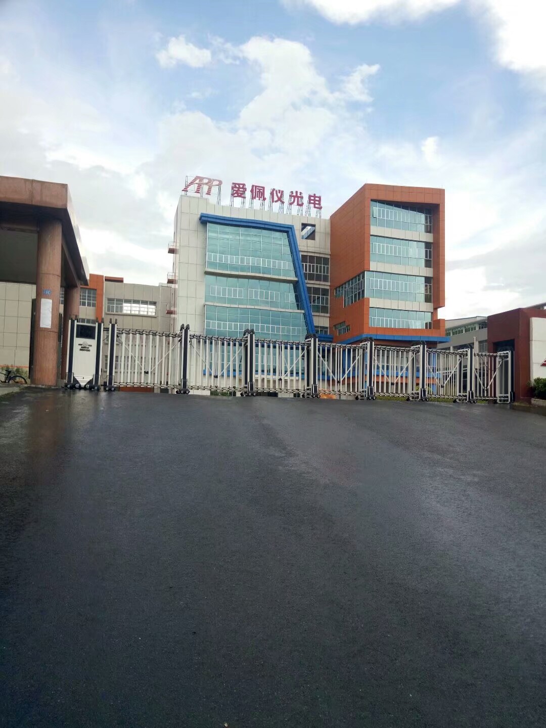 东莞松山湖目前工厂最新招聘,东莞松山湖最新工厂招聘信息