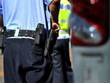 警察配枪丢失后，会受到怎样的惩处？看完才知原来这么严