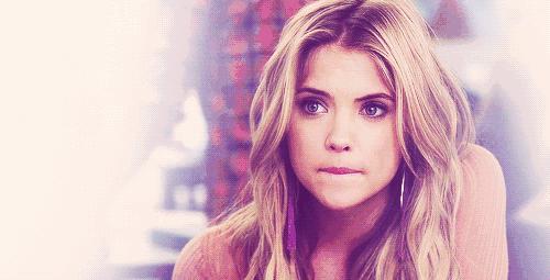 喜欢舔嘴唇的女人心理分析,女的舔嘴唇的人的心理