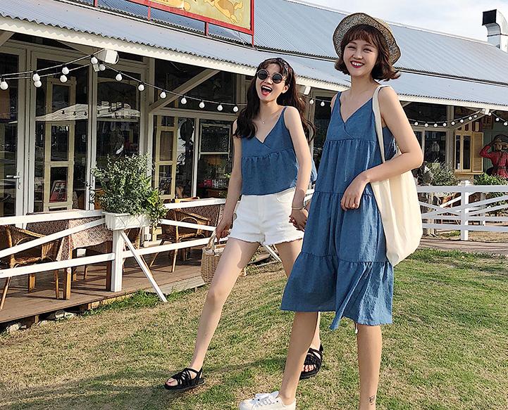 牛仔喇叭裤显腿长,显臀型的牛仔短裤