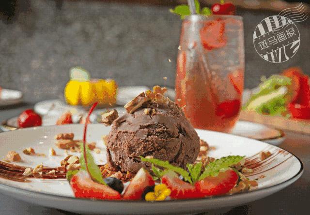 世界杯据点再+1！3.5米超大LED环绕式看球，竟然是个文艺咖啡馆……