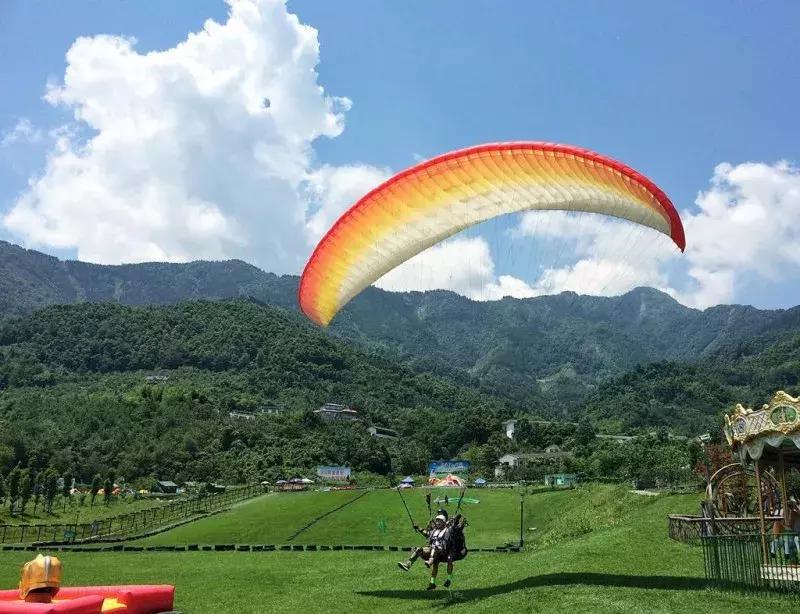 天府本色｜连雨不知春去，一晴方觉夏深