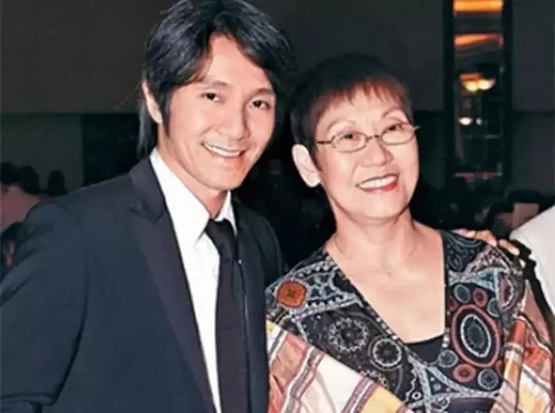 周星驰身患孤独绝症,憔悴老态:我让全世界笑过,岁月却没饶过我