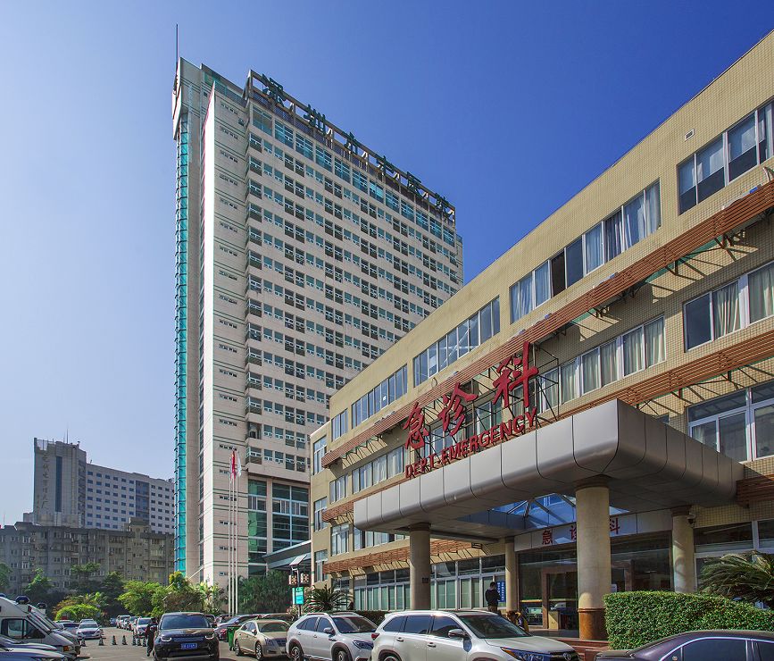 自家别墅花园有蛇什么原因,深圳一别墅区惊现蛇出没