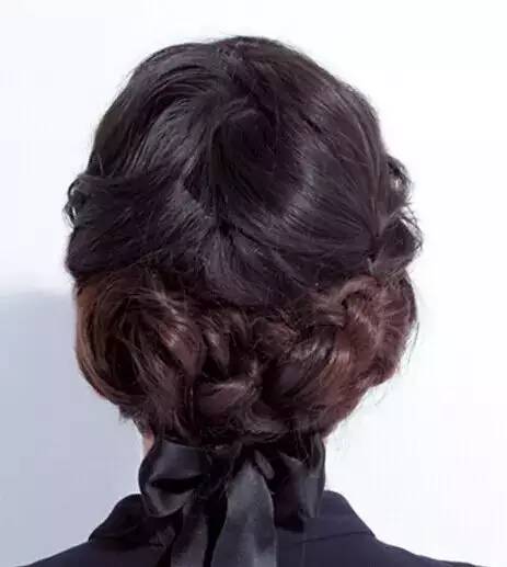 30-40岁女人烫发扎头发,烫发后怎么扎好看2019